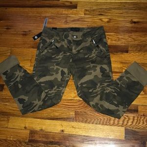 Low Rise Skinny Fit Camouflage Jeans